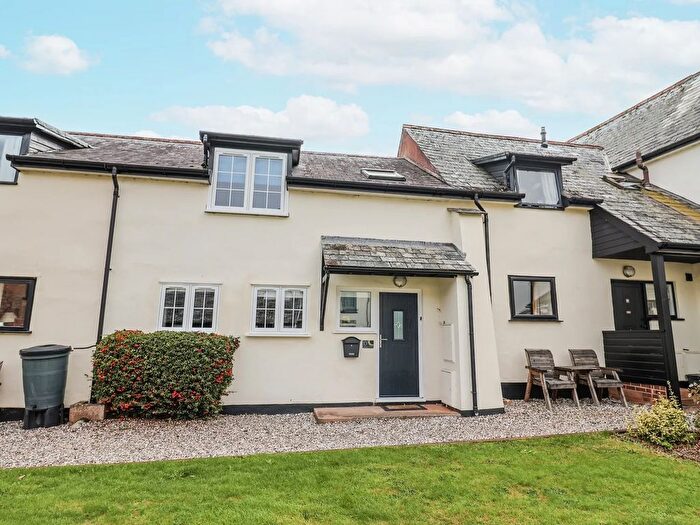 3 Bedroom Barn Conversion For Sale In Drupe Farm Court, Colaton Raleigh, EX10