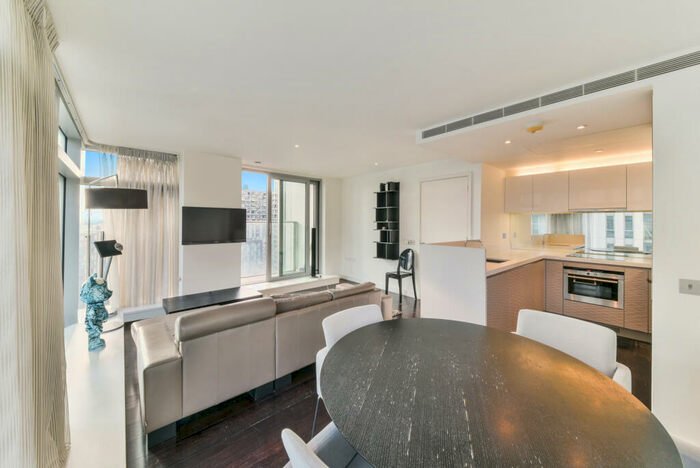 2 Bedroom Apartment For Sale In Pan Peninsula Square, South Quay, E14