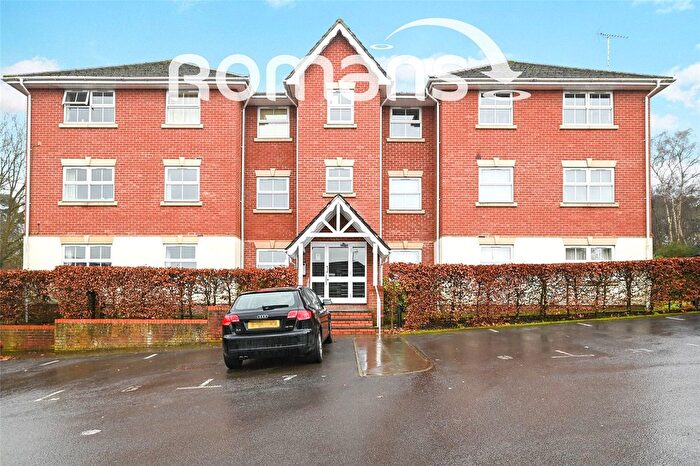2 Bedroom Flat For Sale In Babbage Way, Bracknell, RG12