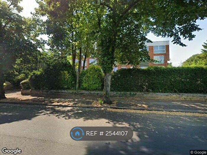 2 Bedroom Flat To Rent In Deborah Close, Isleworth, TW7