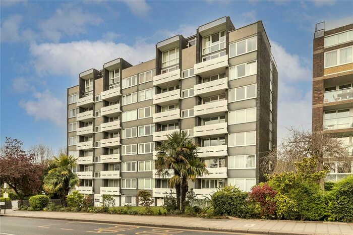 2 Bedroom Flat To Rent In Lakeview Court, Wimbledon Park Road, Wimbledon, SW19