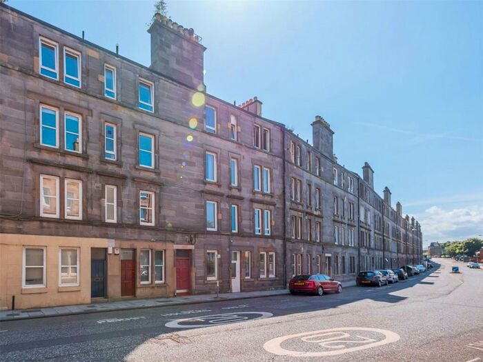 1 Bedroom Apartment To Rent In Broughton Road, Broughton, Edinburgh, EH7