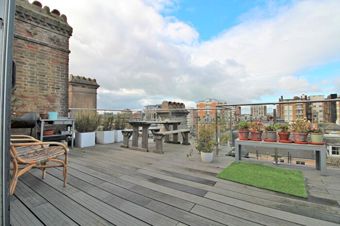 2 Bedroom Maisonette For Sale In First Avenue, Hove, BN3