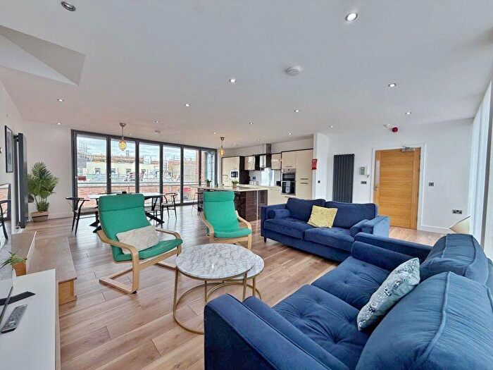 3 Bedroom Apartment For Sale In Penthouse, Roscoe Street, Liverpool, L1