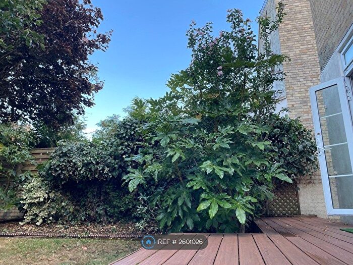 3 Bedroom Flat To Rent In Norroy Road, Putney, SW15