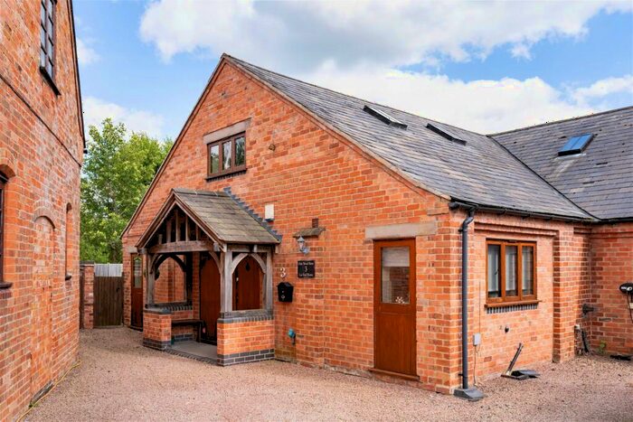 4 Bedroom Semi-Detached House For Sale In Lea End Lane, Alvechurch, B48