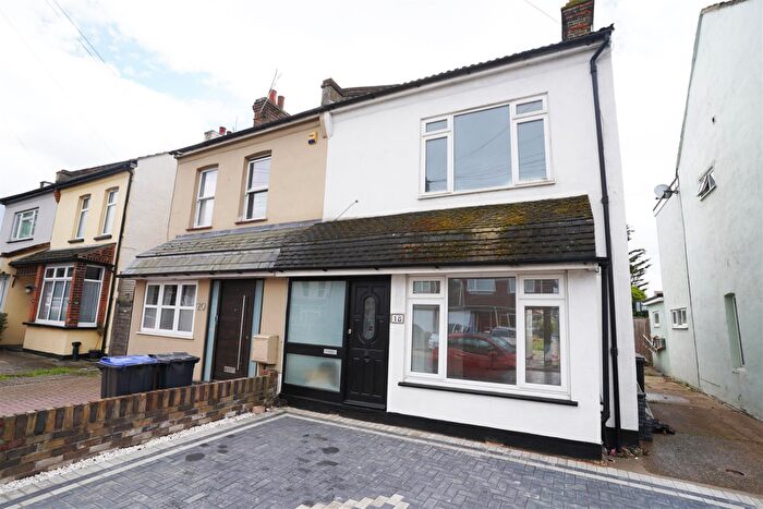 3 Bedroom Semi-Detached House To Rent In Cromwell Road, Southend-On-Sea, SS2