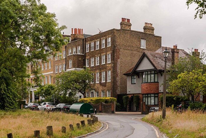 2 Bedroom Flat For Sale In West Grove, Greenwich, London, SE10