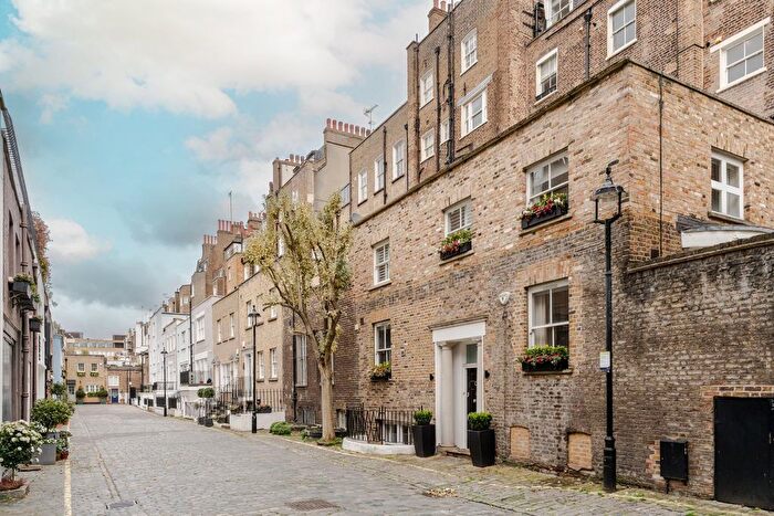 4 Bedroom Mews To Rent In Montagu Mews West, Marylebone, London, W1H