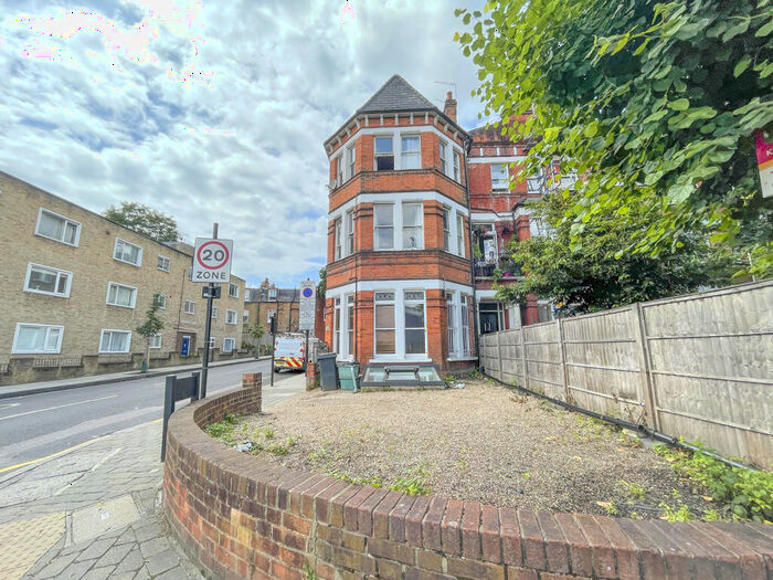 4 Bedroom Flat To Rent In Highbury Grove, London, N5