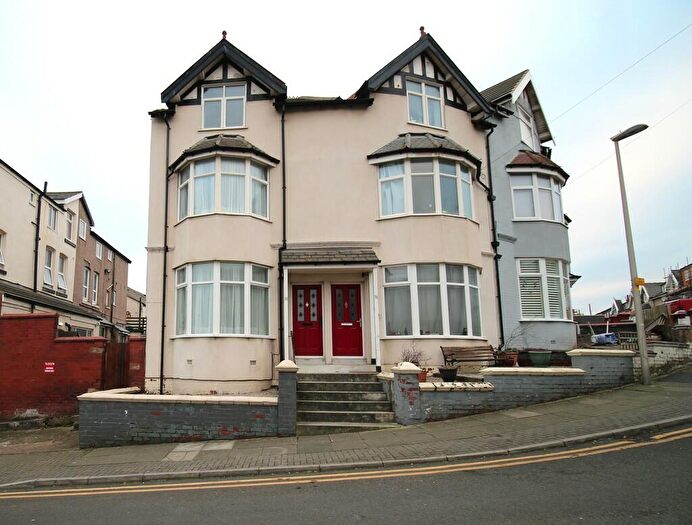 3 Bedroom End Of Terrace House To Rent In Gynn Avenue, Blackpool, FY1