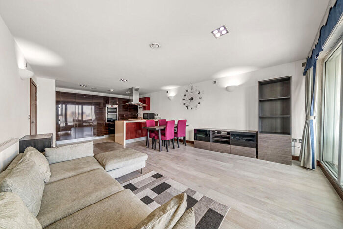 2 Bedroom Apartment To Rent In Bridges Court Road, Battersea, SW11