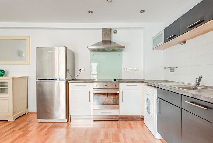 2 Bedroom Apartment To Rent In West One Panorama, Fitzwilliam Street, Sheffield, S1