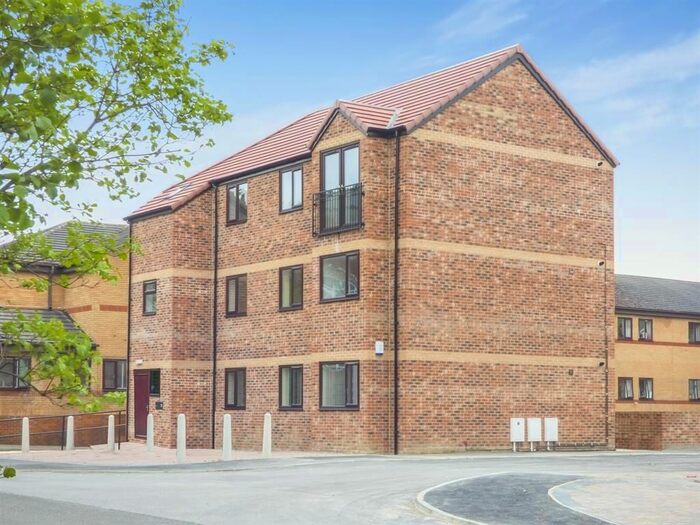 2 Bedroom Flat To Rent In Waterpark View, Kinsley, Pontefract, WF9