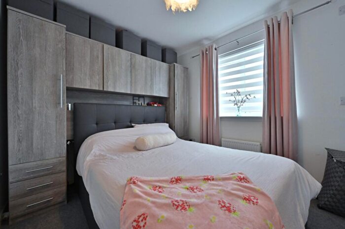 3 Bedroom End Of Terrace House For Sale In Craigmuir Drive, Bishopton, PA7