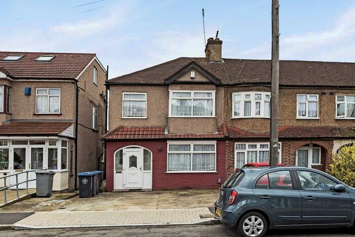 3 Bedroom Property To Rent In Burnside Crescent, Wembley HA0