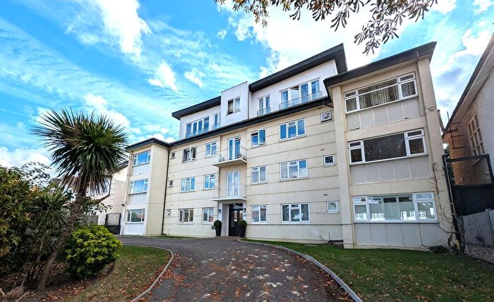 2 Bedroom Flat For Sale In Flat Vincent Court, New Park Road, Streatham Hill, SW2