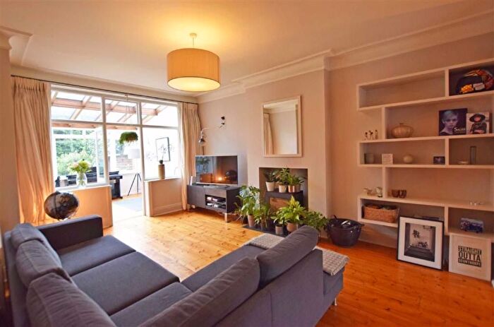 4 Bedroom Detached House For Sale In Grays, Essex, RM16