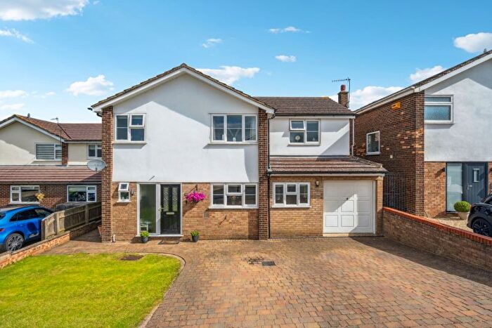 4 Bedroom Detached House For Sale In Lower Farm Close, Shabbington, Aylesbury, HP18