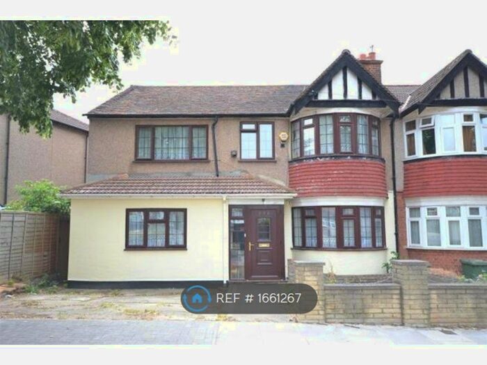 4 Bedroom Semi-Detached House To Rent In Kings Road, Harrow, HA2