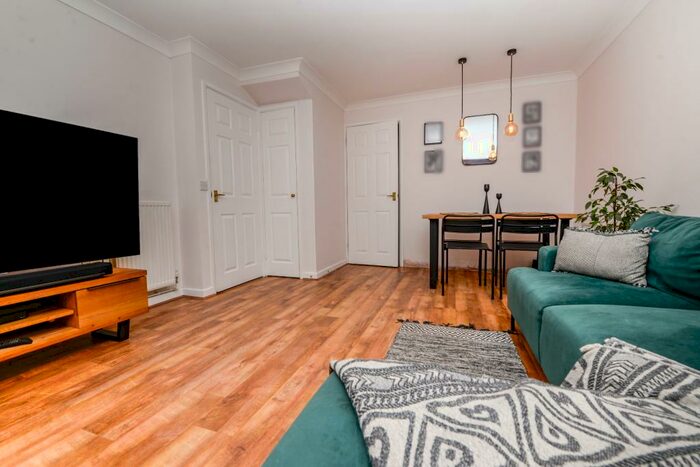 2 Bedroom End Of Terrace House To Rent In Grove Place, Sholing, Southampton, SO19