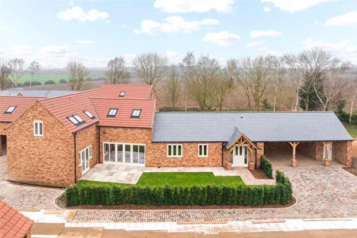 4 Bedroom Link Detached House For Sale In The Old Farmyard, Church Lane, Covington, Cambridgeshire, PE28