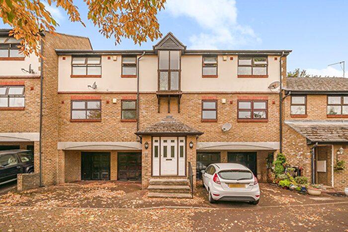 1 Bedroom Flat For Sale In Crofton Gate Way, London, SE4