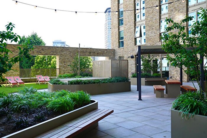 2 Bedroom Flat To Rent In Anchorage Quay, Salford, M50