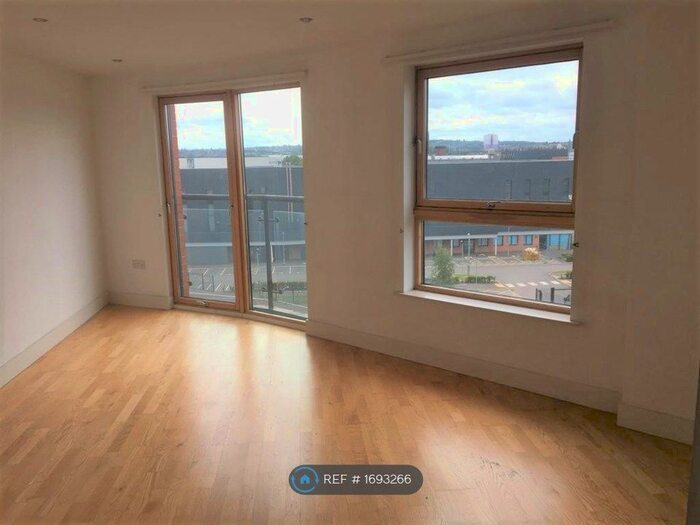 2 Bedroom Flat To Rent In Armouries Way, Leeds, LS10