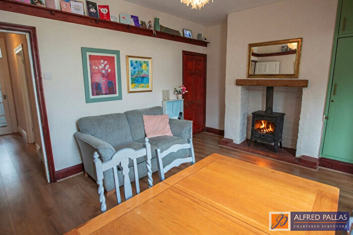 2 Bedroom Terraced House For Sale In Ferndale Avenue East Boldon, NE36