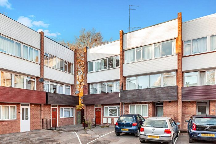 2 Bedroom Apartment To Rent In Horwood Close, Oxford, OX3