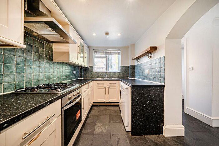 3 Bedroom End Of Terrace House To Rent In Watlington Grove, London, SE26
