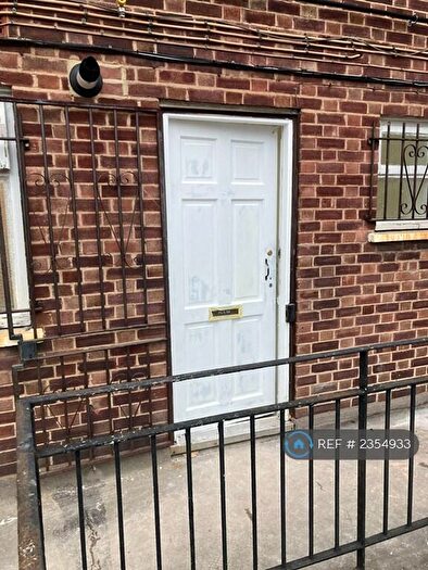 2 Bedroom Flat To Rent In Haberdasher Place, London, N1