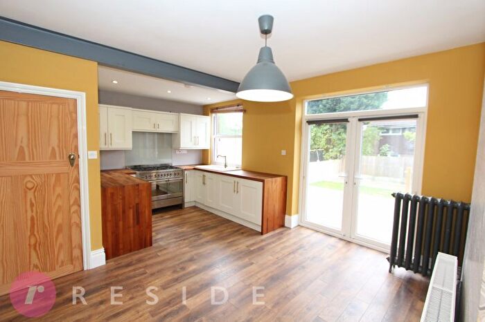 3 Bedroom Semi-Detached House For Sale In Baytree Lane, Middleton, Manchester, M24