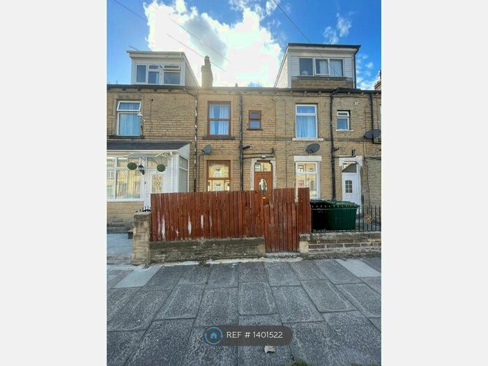 3 Bedroom Terraced House To Rent In Sandford Road, Bradford, BD3