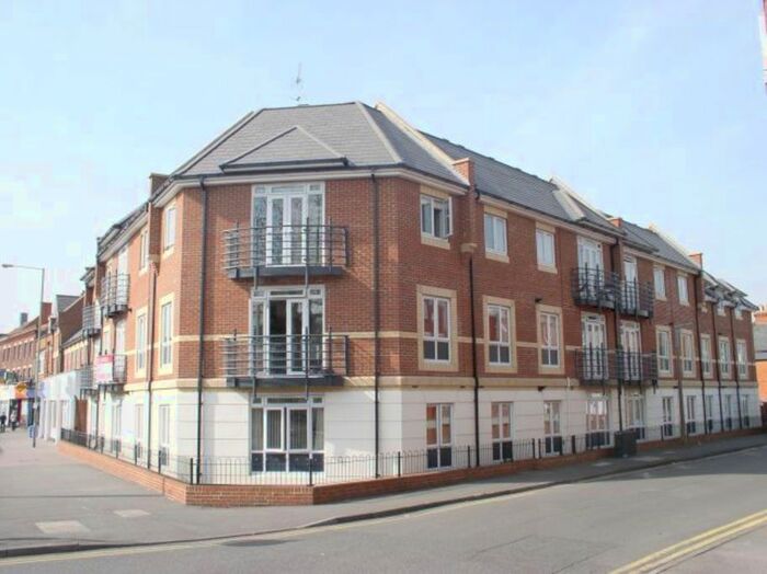 2 Bedroom Flat To Rent In Denham Road, Egham TW20