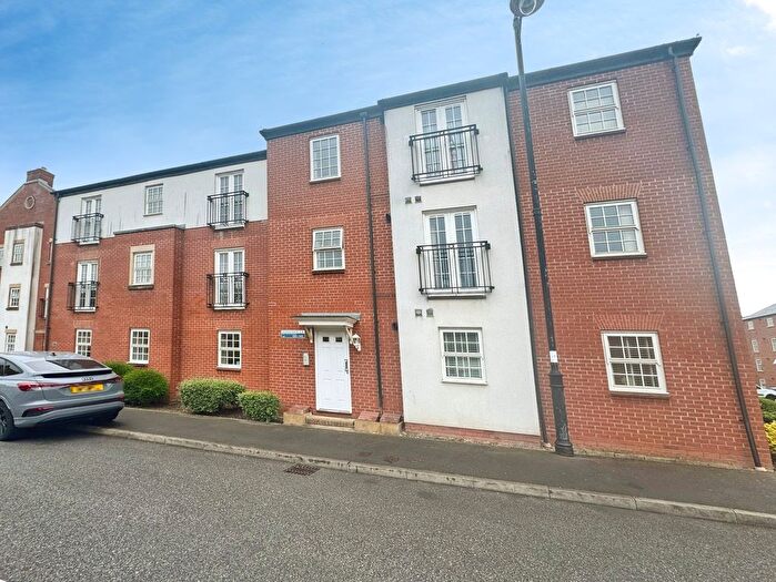 2 Bedroom Flat For Sale In Horseshoe Crescent, Great Barr, Birmingham, B43