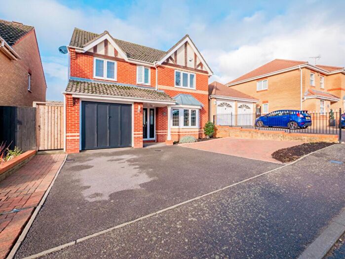 4 Bedroom Detached House For Sale In Victoria Avenue, Rayleigh, SS6
