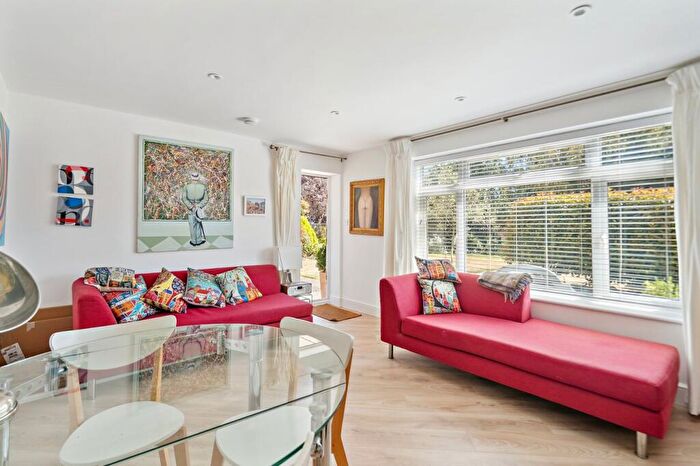 2 Bedroom Apartment For Sale In Rosewood Way, Farnham Common, SL2