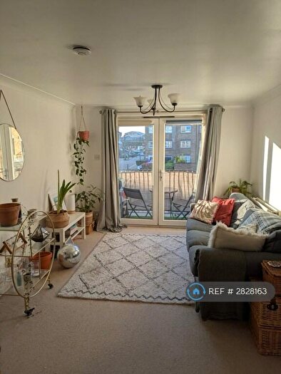 2 Bedroom Flat To Rent In Cadnam Lodge, London, E14