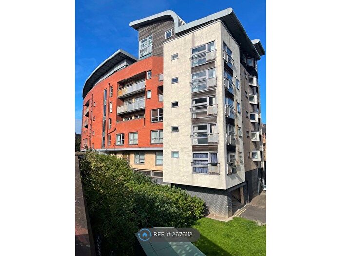 2 Bedroom Flat To Rent In Benalder Street, Glasgow, G11