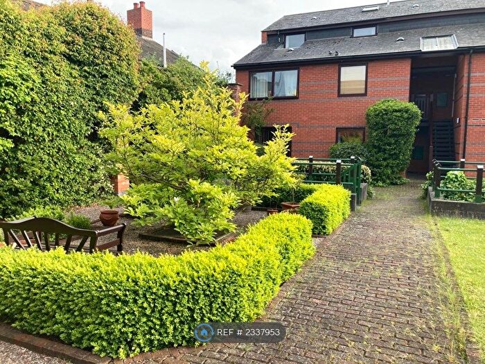 1 Bedroom Flat To Rent In Queens Court, Birmingham, B3