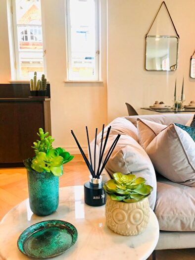 1 Bedroom Flat To Rent In Kidderpore Avenue, London, NW3