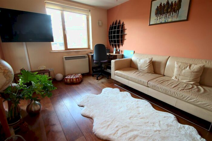 2 Bedroom Flat To Rent In Cremer Street, London, E2