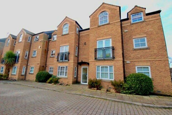 2 Bedroom Flat To Rent In Manor Court, York, YO10