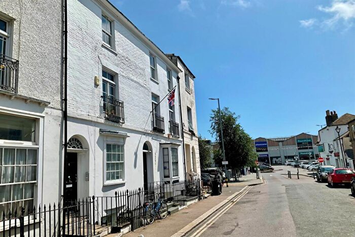 2 Bedroom Flat To Rent In Russell Street, Dover, CT16