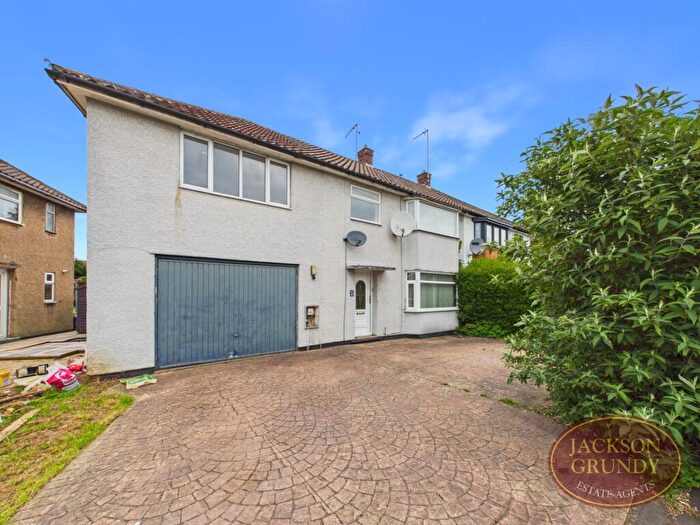4 Bedroom Semi-Detached House To Rent In Wordsworth Road, The Headlands, NN11