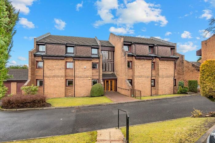 3 Bedroom Flat To Rent In Larchfield Court, Newton Mearns, East Renfrewshire, G77