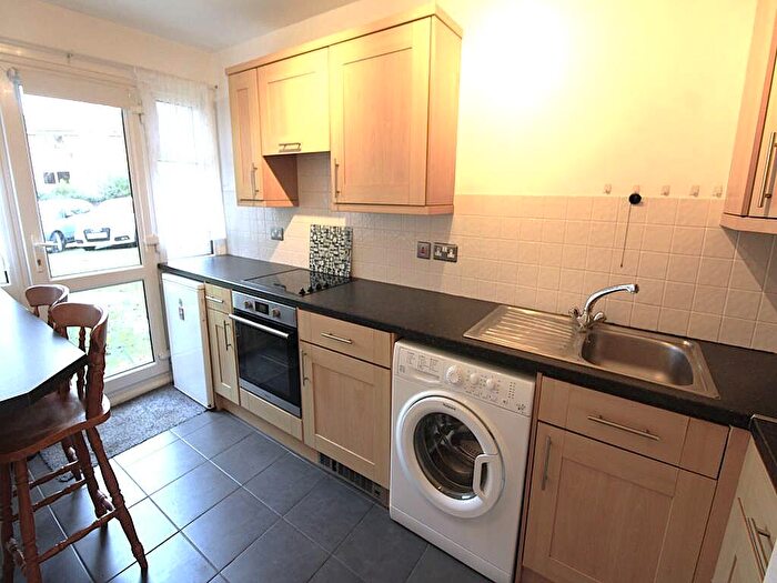 Flat To Rent In Dunraven Drive, Enfield, EN2