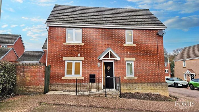 3 Bedroom Detached House For Sale In Woodside Drive, Newbridge, NP11